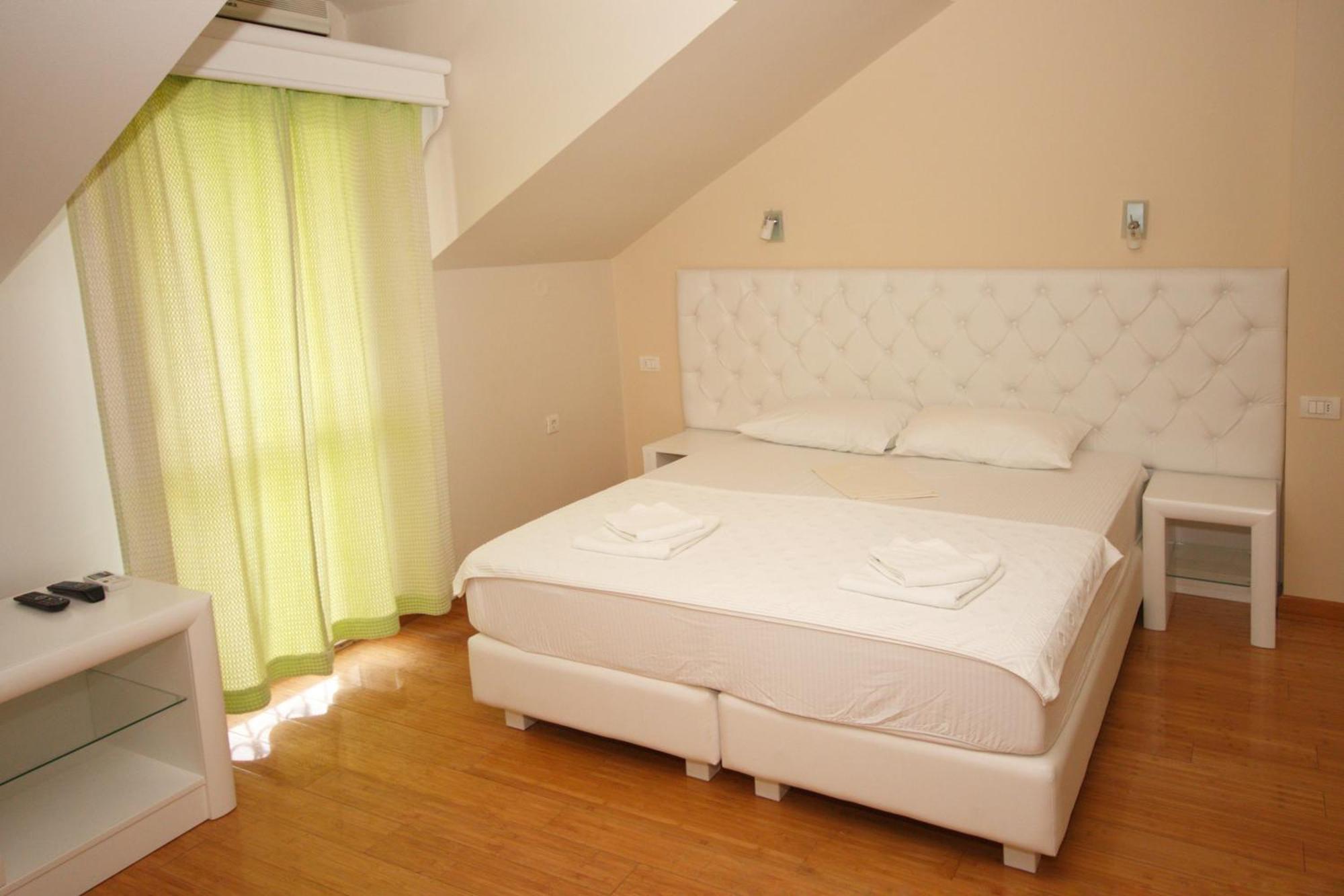Hotel Rr Herceg Novi Exterior photo
