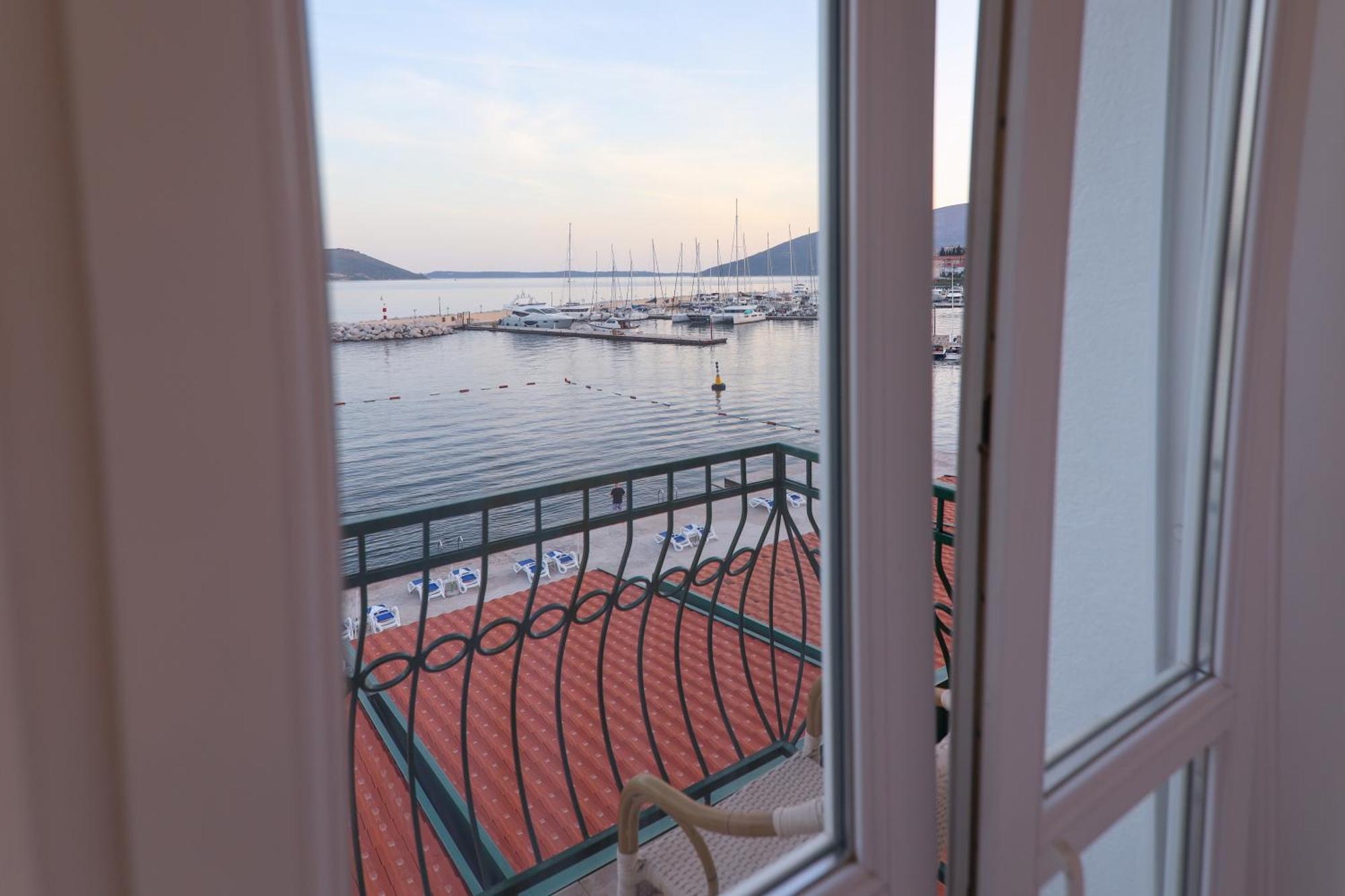 Hotel Rr Herceg Novi Exterior photo